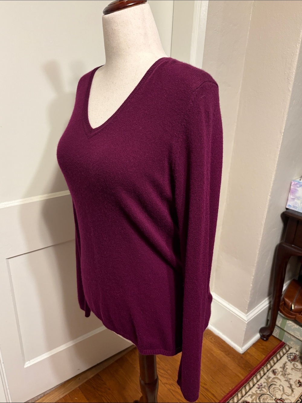 Charter Club 100% Cashmere V-Neck Sweater - Plum / Wine / Burgundy - Picture 4 of 6